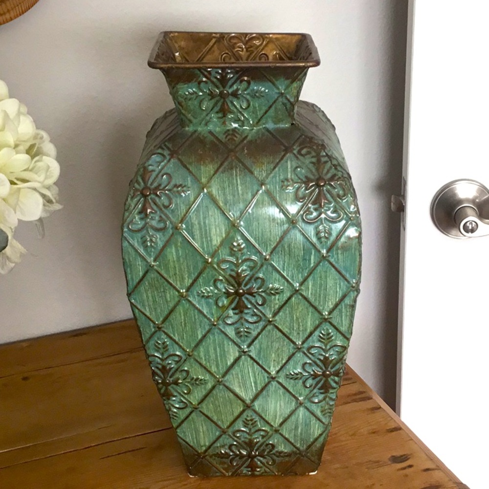 Metal vase